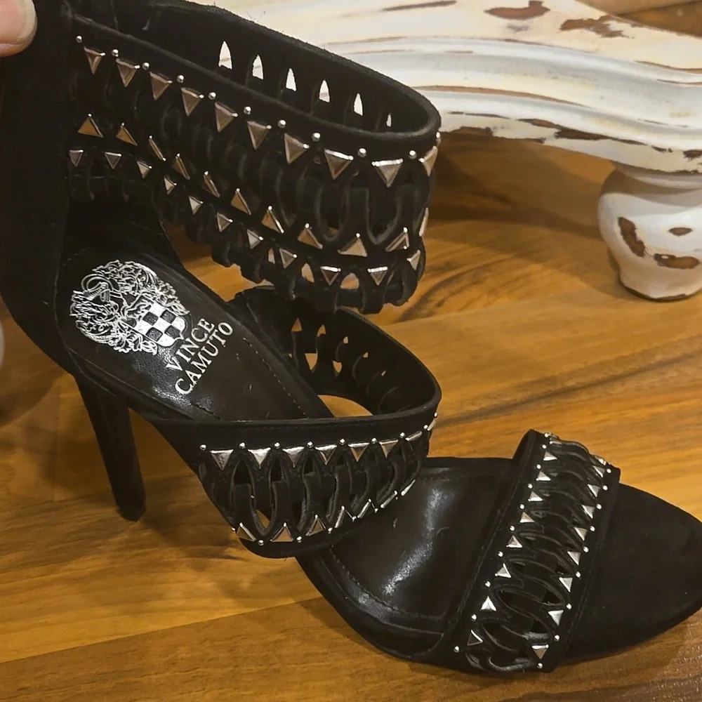 Vince camuto black